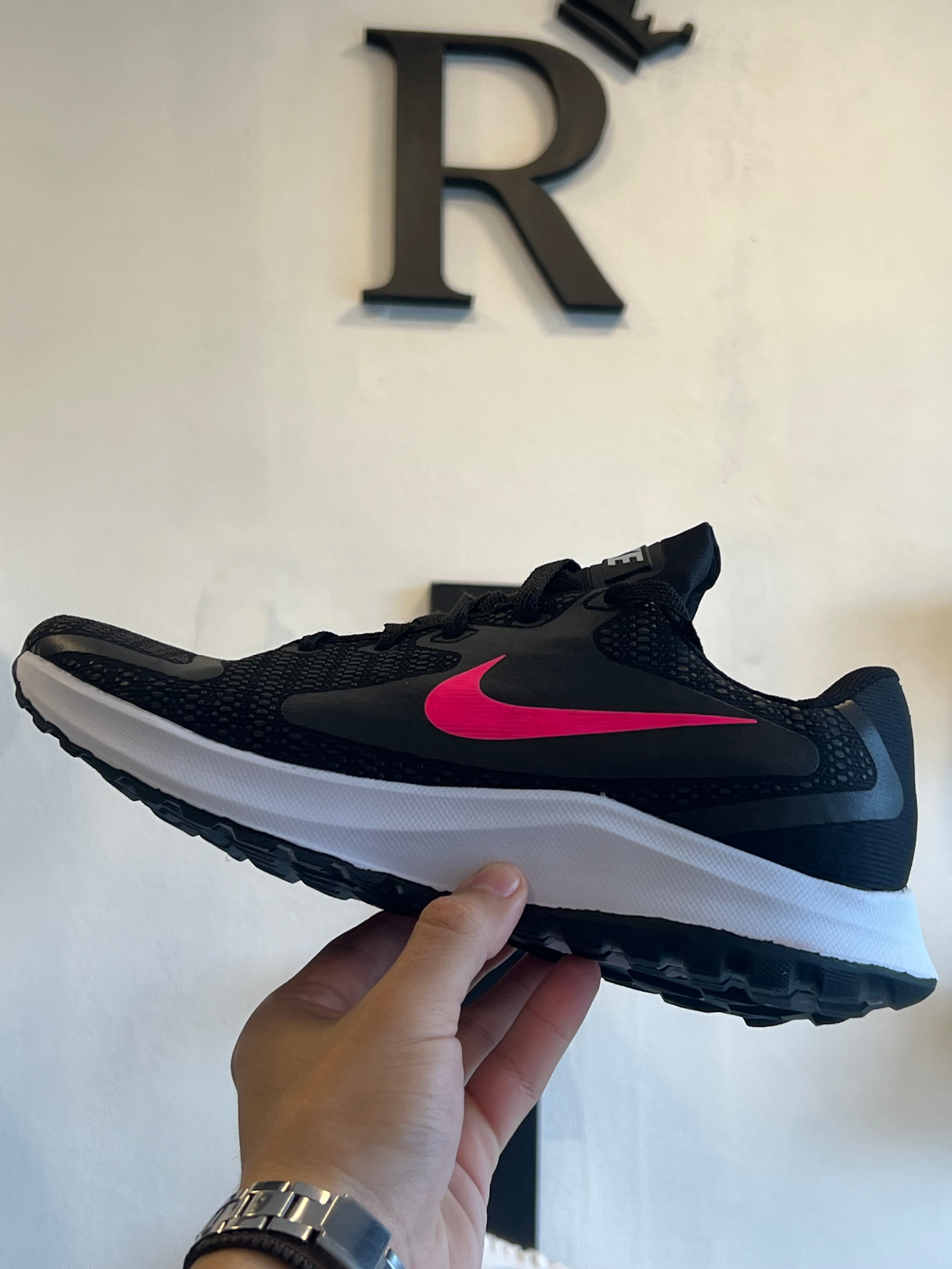 Zapa Roma NK Zoom Negra y Lila