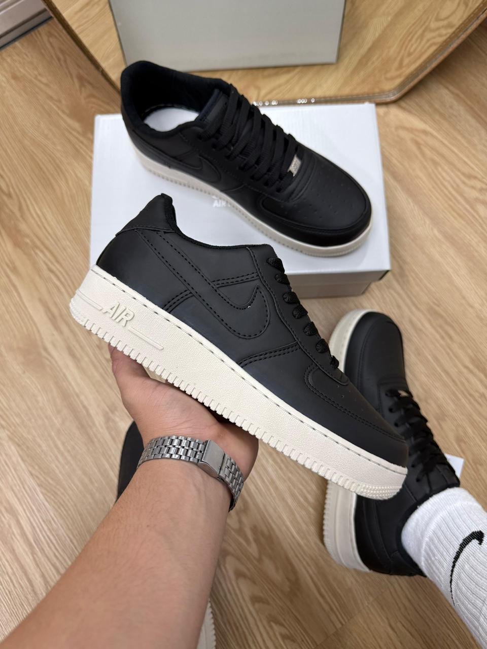 Zapatilla Roma NK AF Negras